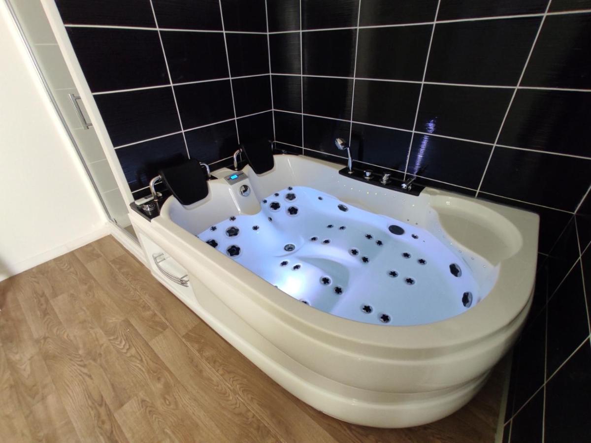 Ng Suitehome - Lille I Roubaix Centre I Coq Francais - Balneo - Netflix - Wifi Exteriér fotografie